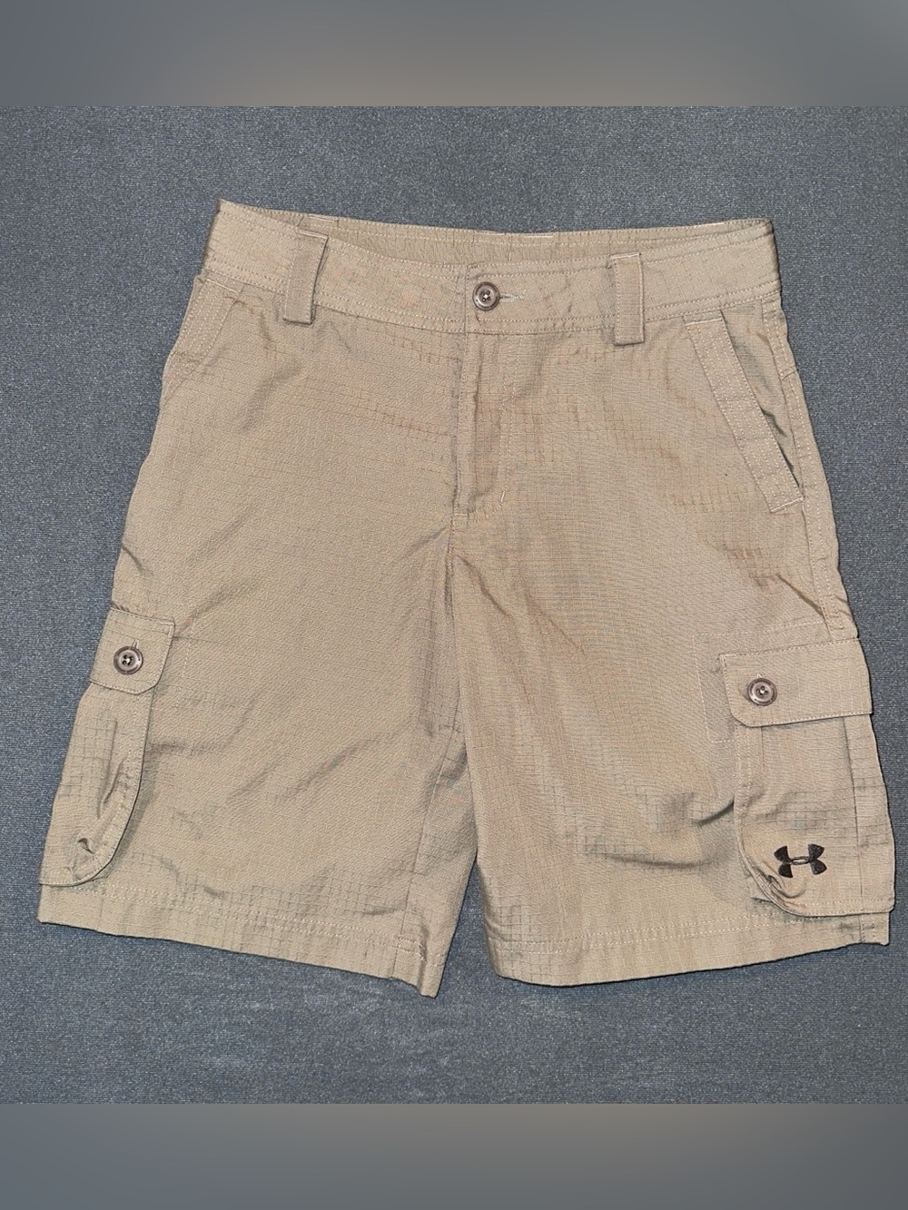 Under Armour Boys Cargo Shorts - Tan Khaki - Size Youth L YLG